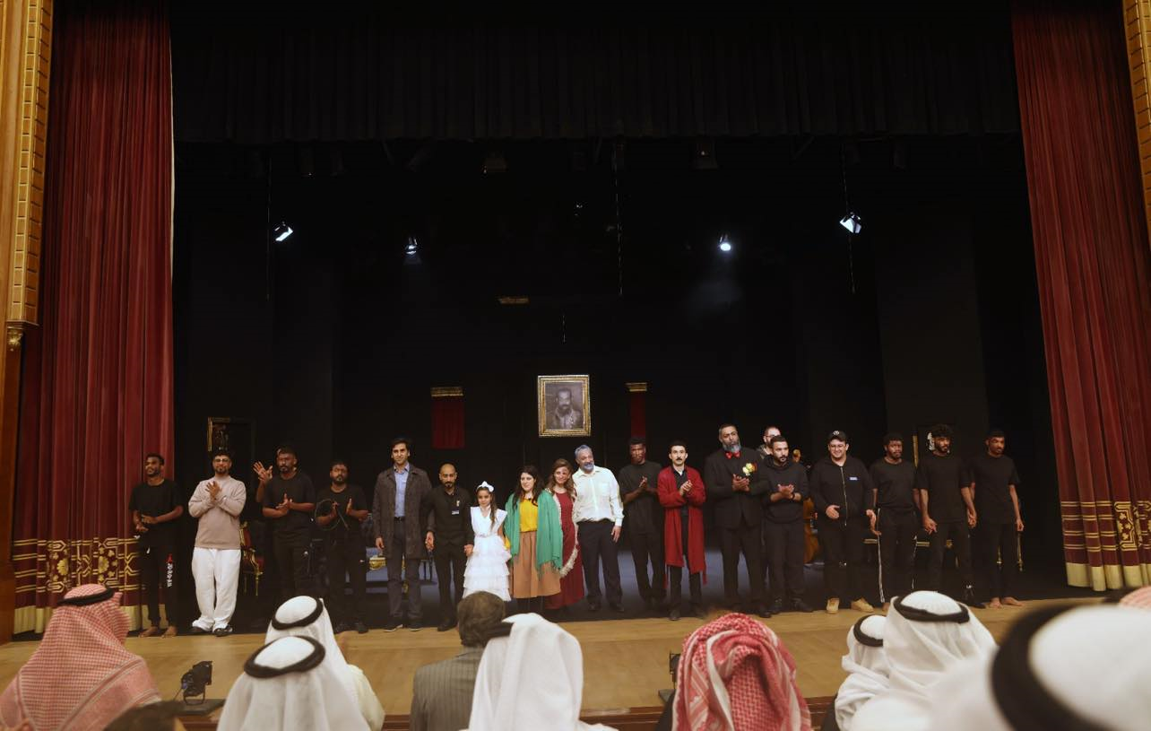 مسرحية "عنقود العنب"